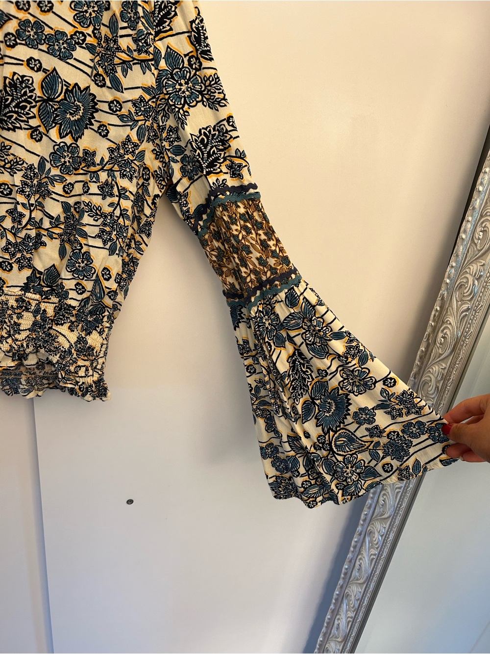 Jessica Simpson Cream Floral Bell-Sleeve Blouse with Teal Print